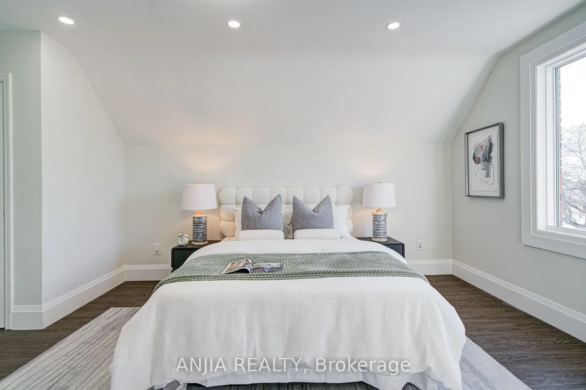 1574 Hwy 2 Road, ON L1E 2R7