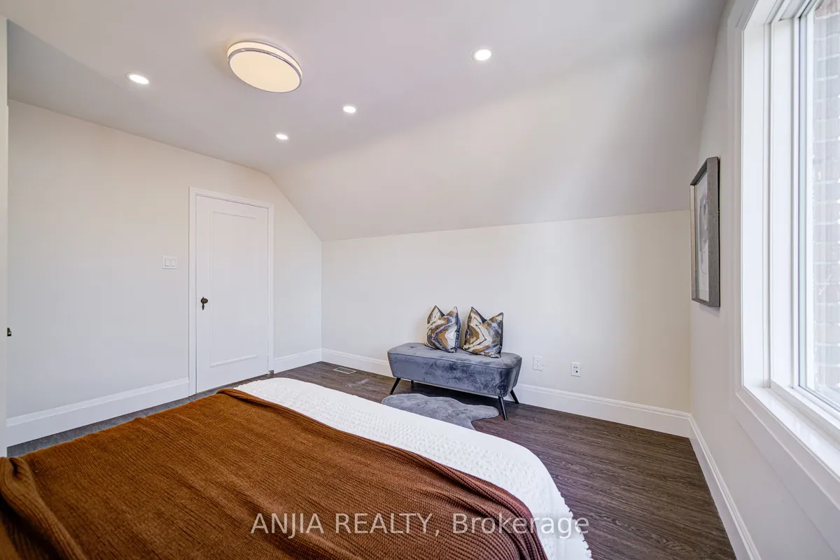 1574 Hwy 2 Road, ON L1E 2R7