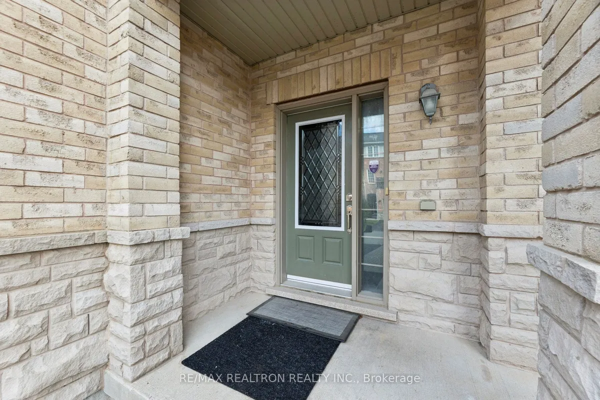 106 Barnham Street, ON L1Z 0K7