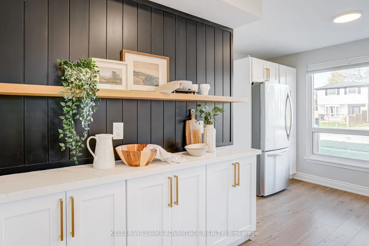 17 Loscombe Drive, ON L1C 3S8