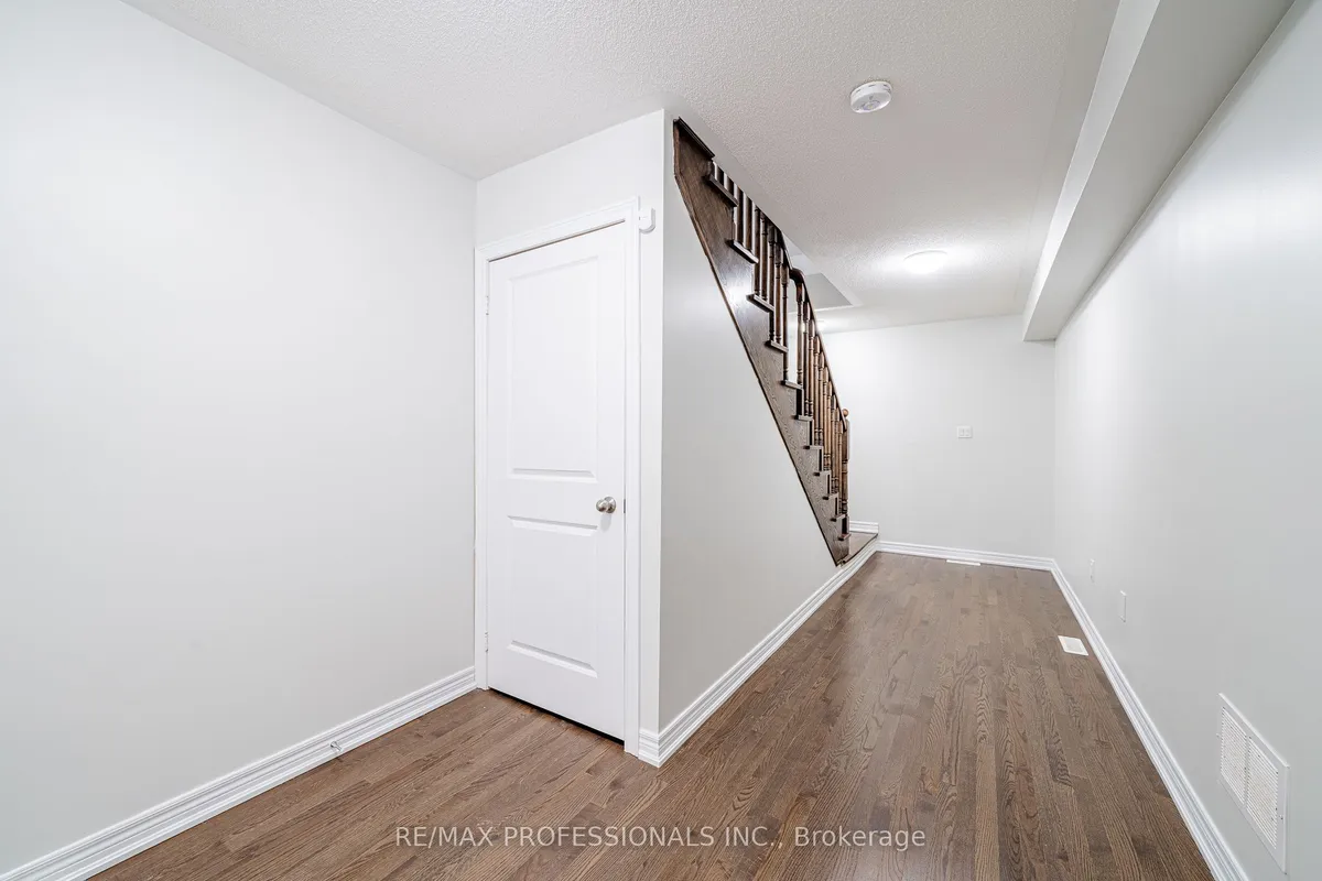 520 Littlewood Lane, ON L1S 0H1