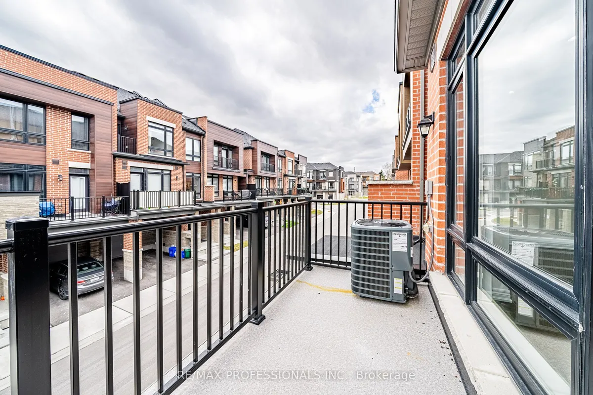 520 Littlewood Lane, ON L1S 0H1