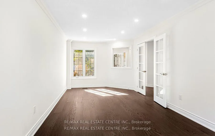 42 Howes Street, ON L1T 3V5