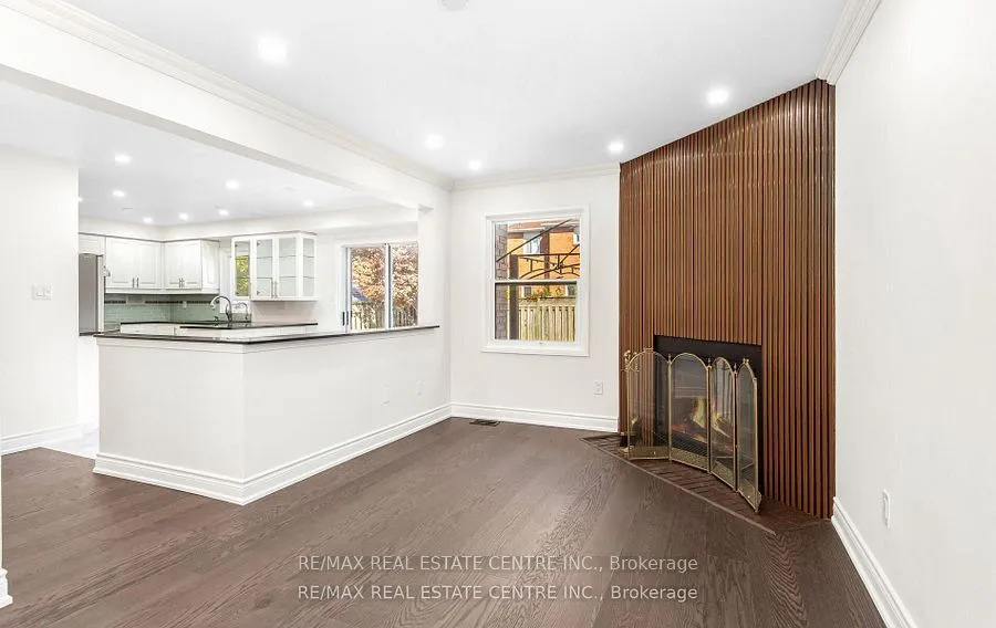 42 Howes Street, ON L1T 3V5