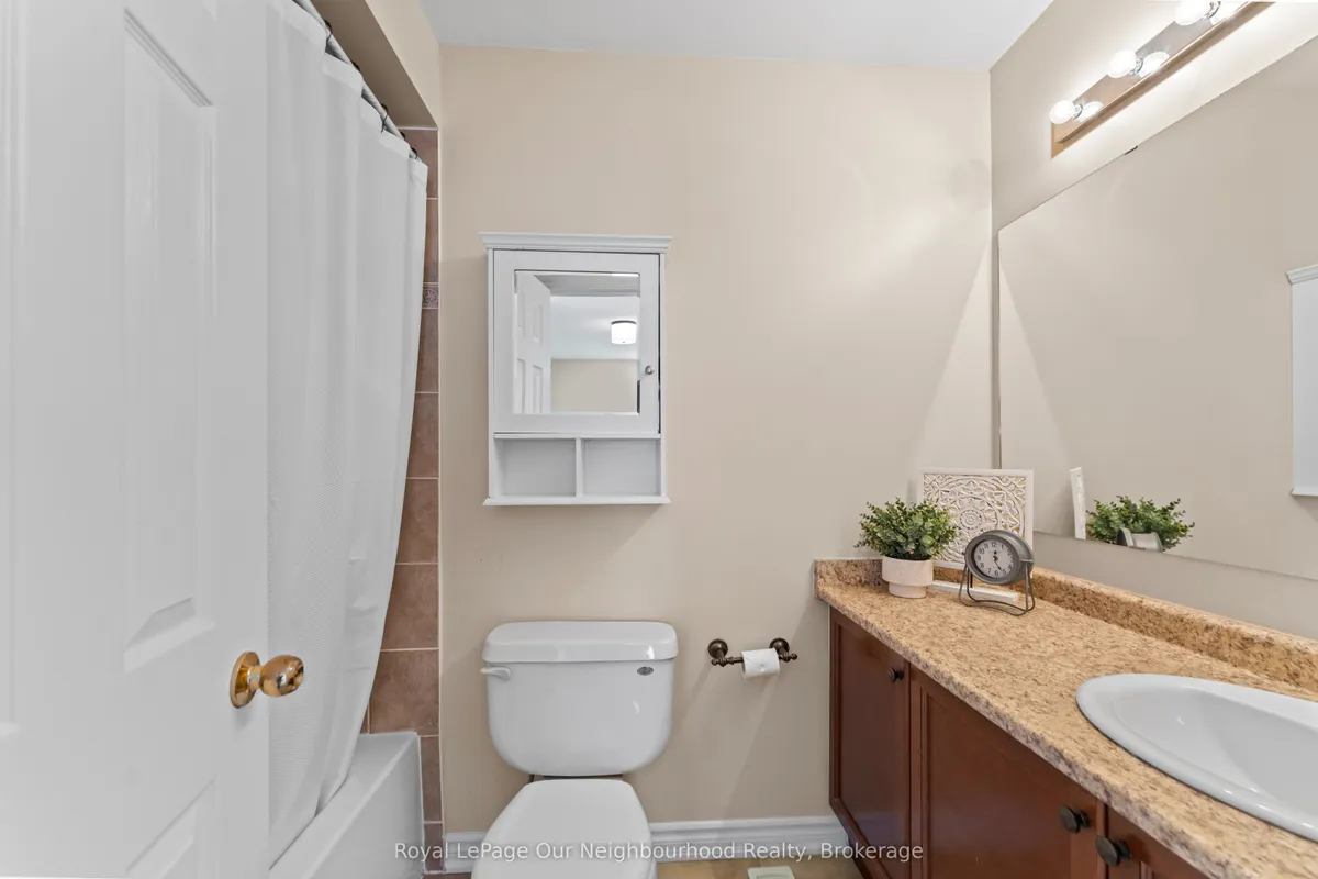 95 Laprade Square, ON L1C 3Y6