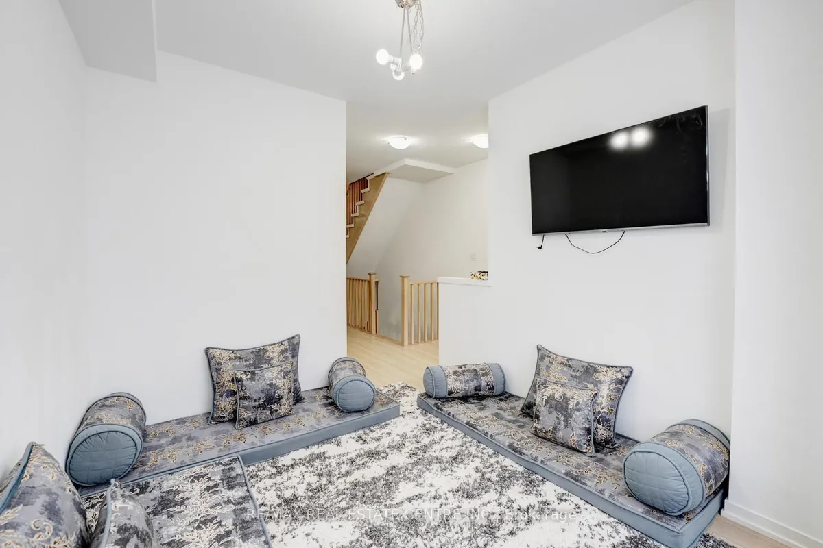 149 Hunt Street, ON L1S 7M3