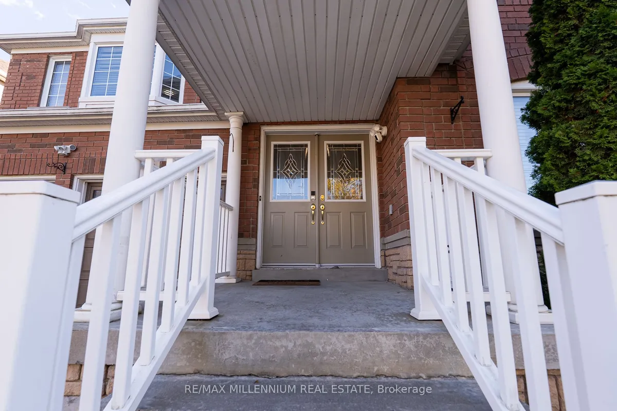 25 Bevan Crescent, ON L1T 4N3