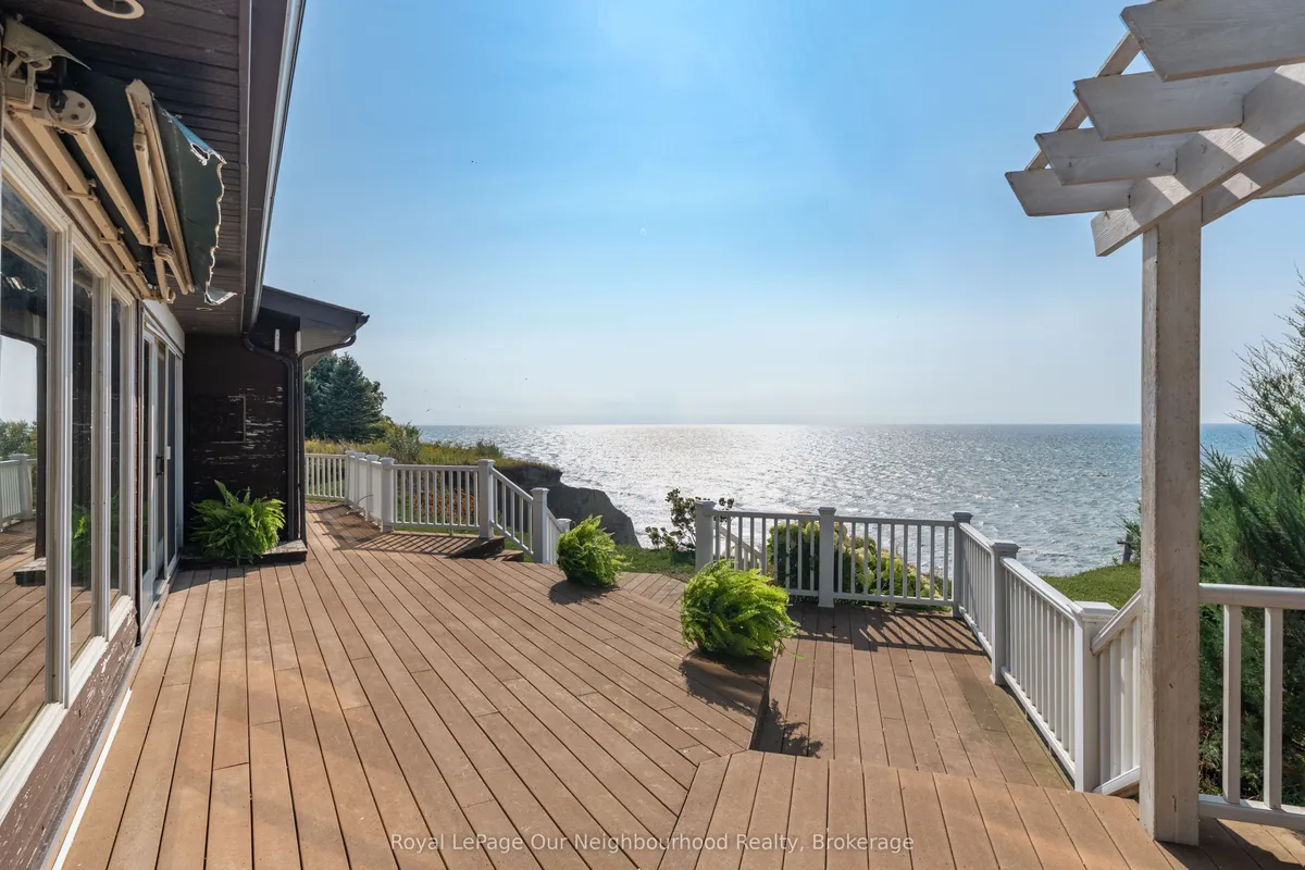 3741 Lakeshore Road, ON L1B 1L9