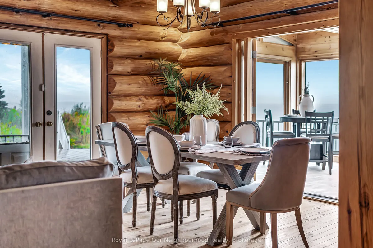 3741 Lakeshore Road, ON L1B 1L9