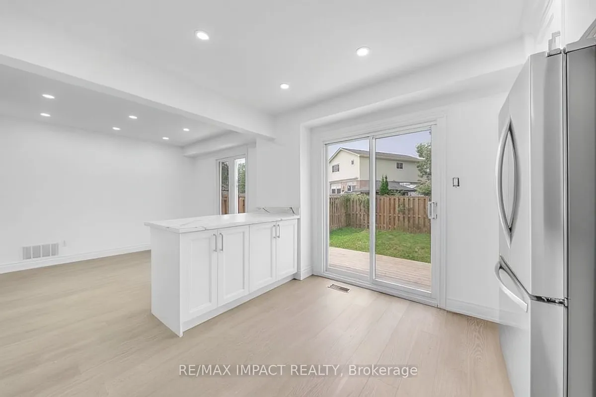 77 Stuart Road, ON L1E 2A2