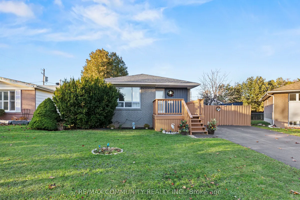 855 Zator Avenue, ON L1W 1Y2