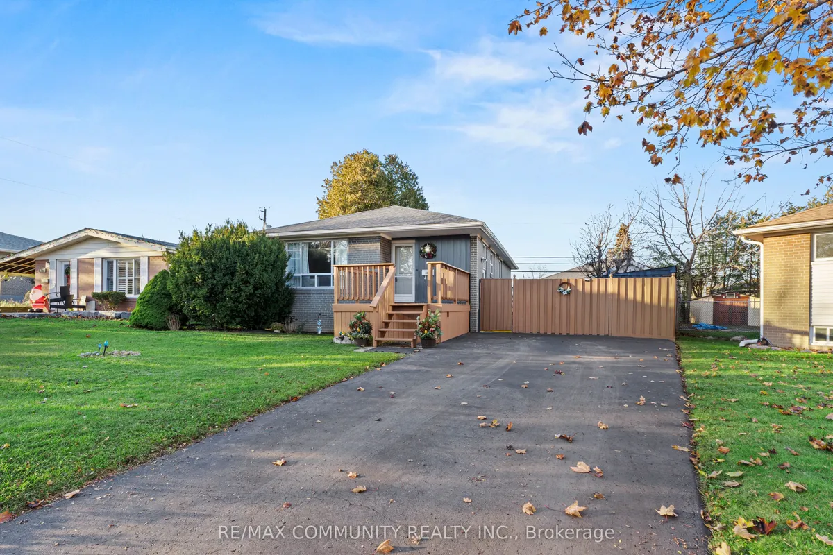 855 Zator Avenue, ON L1W 1Y2