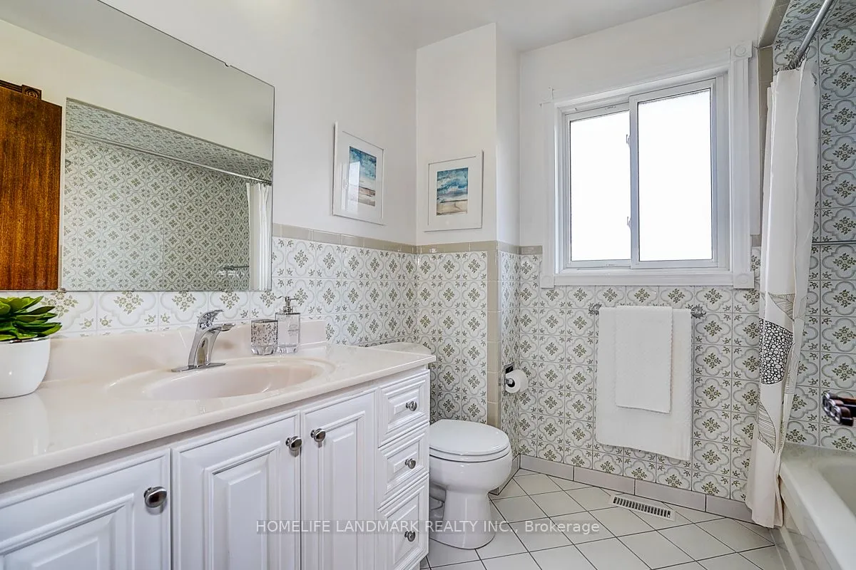 61 Ellenhall Square, ON M1W 3B1