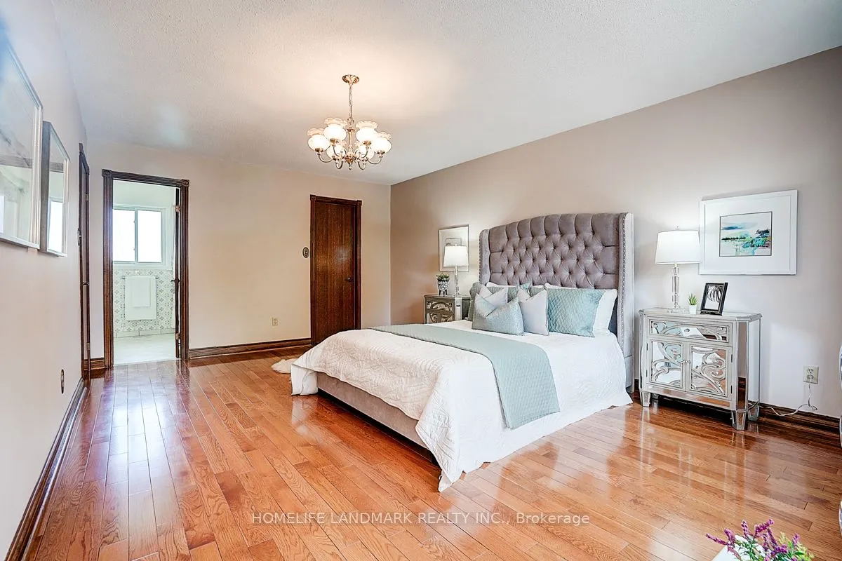 61 Ellenhall Square, ON M1W 3B1