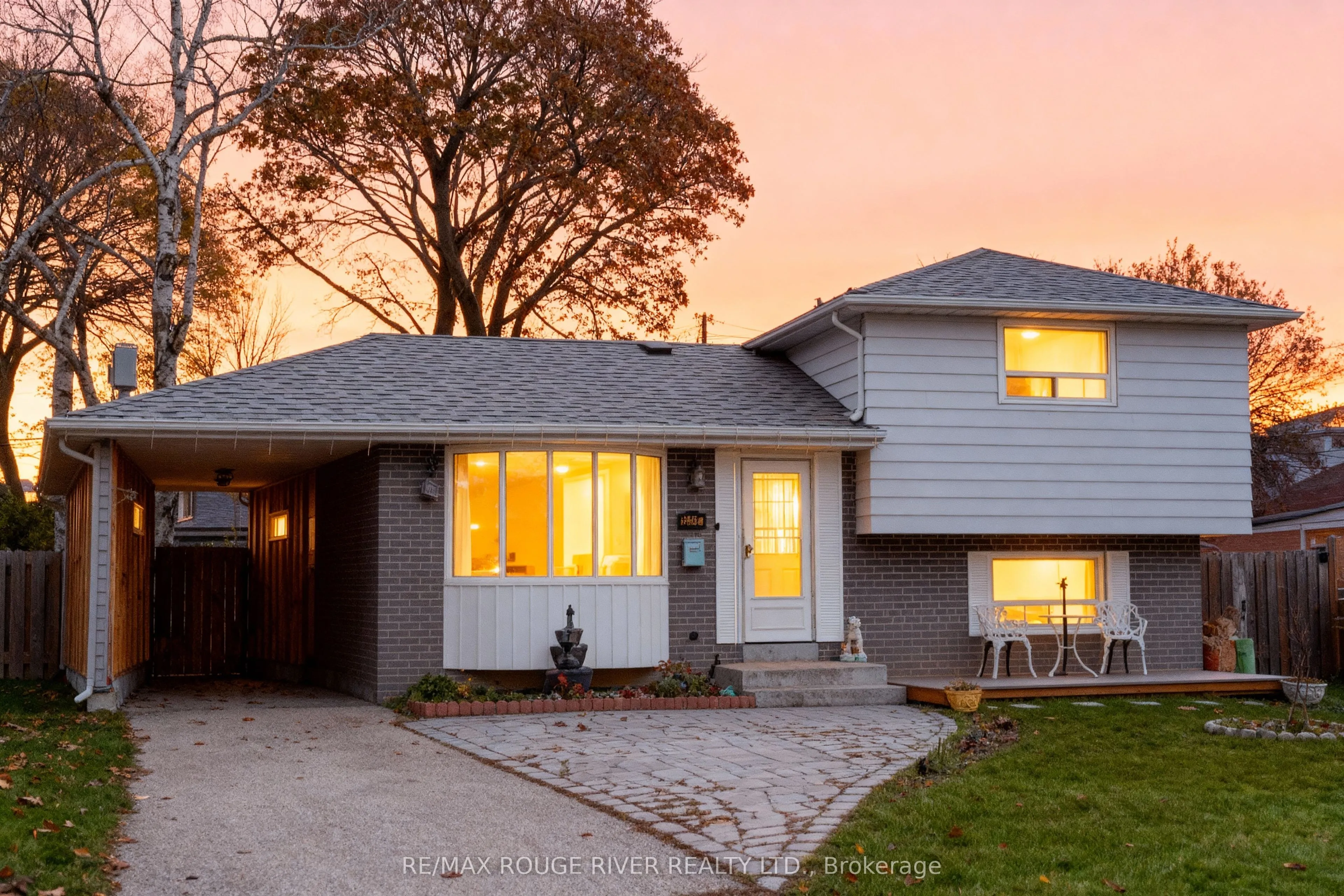 1277 Trellis Court, ON L1W 1J2