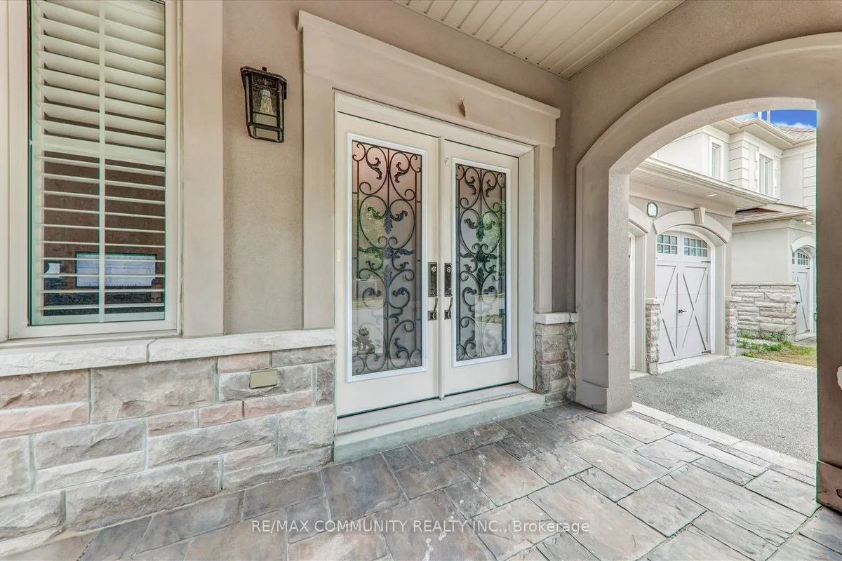 429 Staghorn Road, ON L1W 2M8