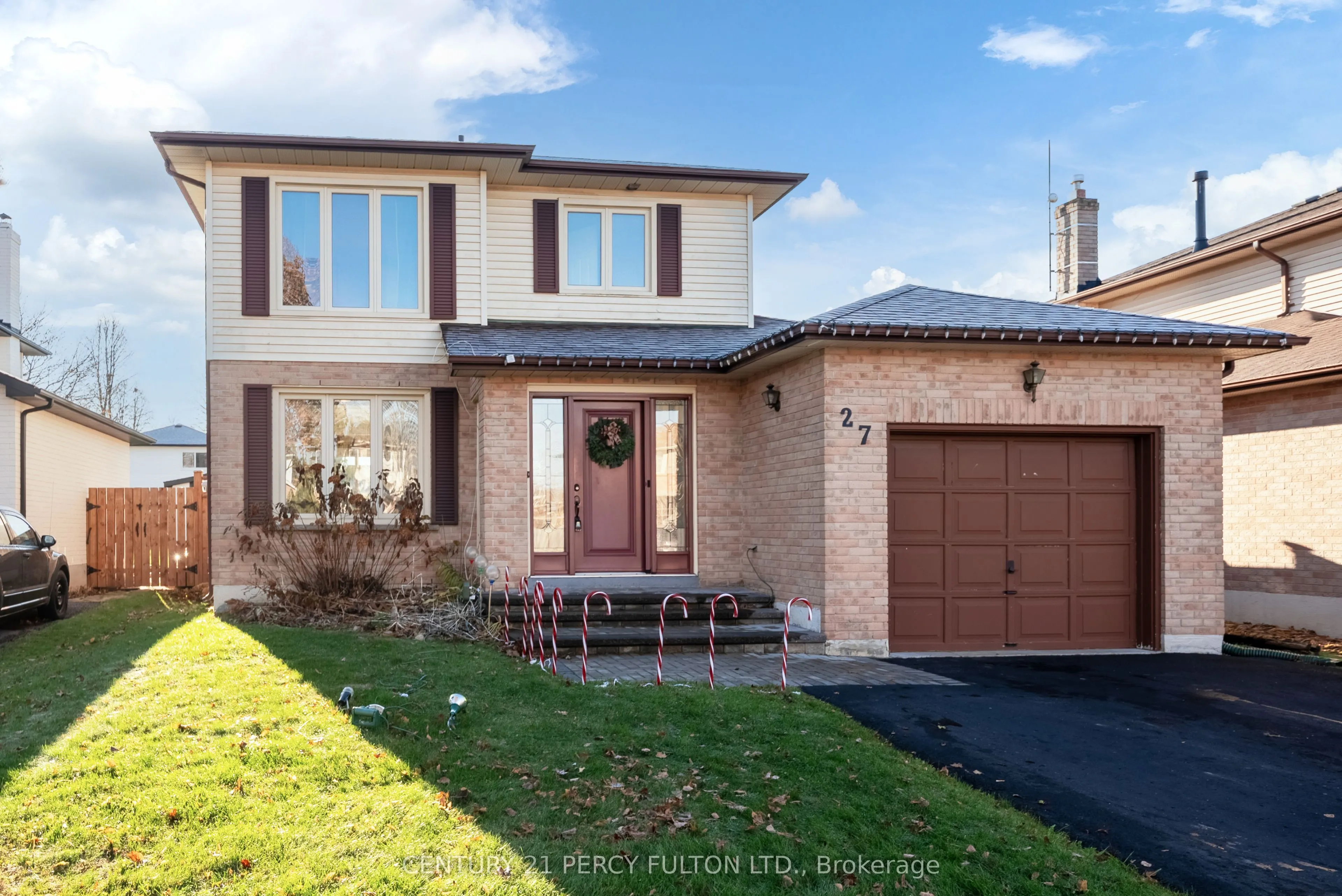Detached 3 bedroom 2 bathroom at 27 Arran Court in Clarington - MLS# E12572764