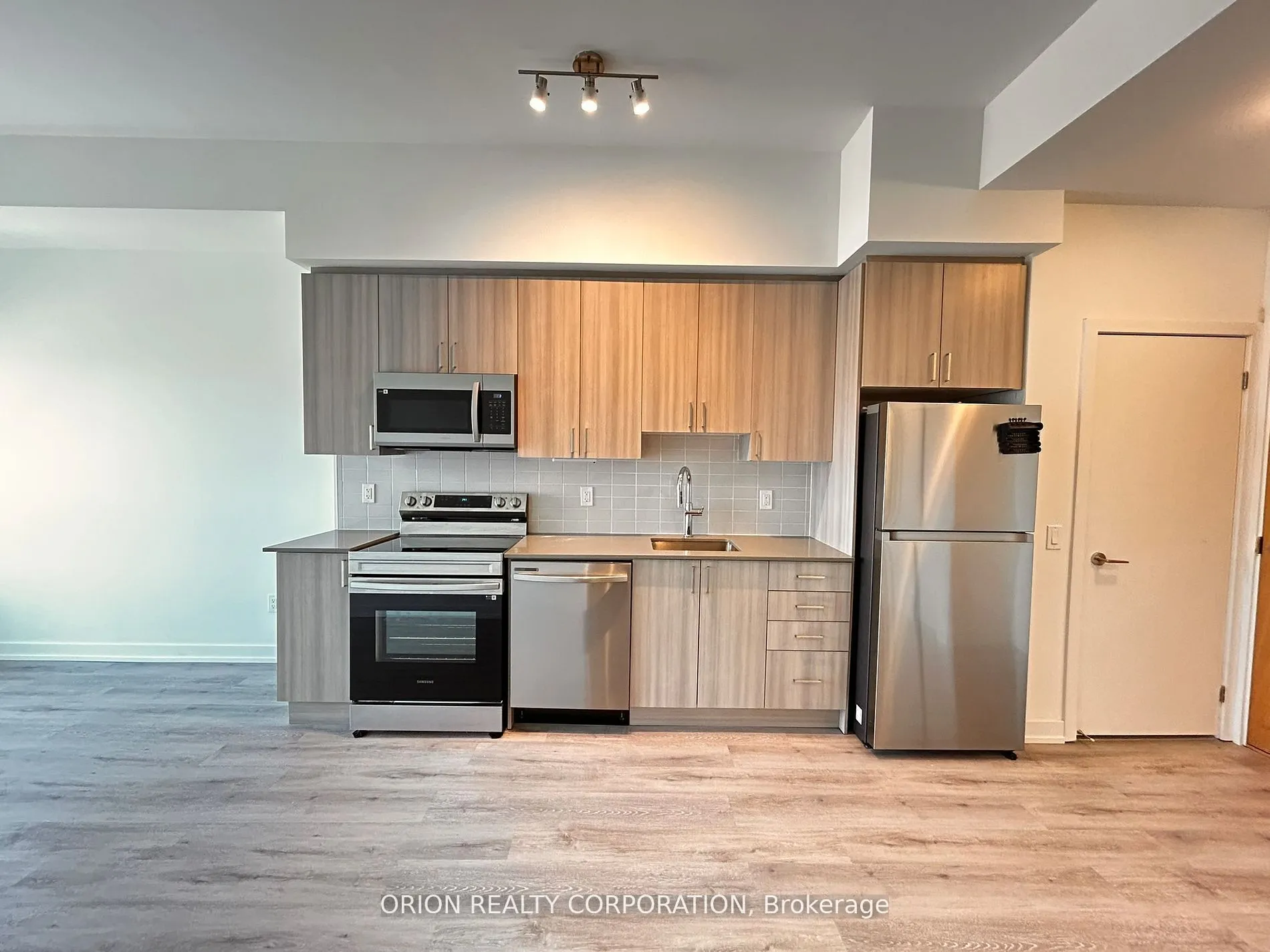 Condo Apartment 2 bedroom 1 bathroom at 1455 Celebration Drive in Pickering - MLS# E12573128