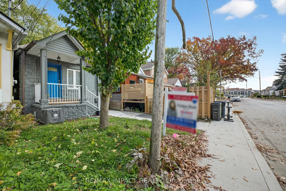 41 McDonald Avenue, ON M1L 3Y7