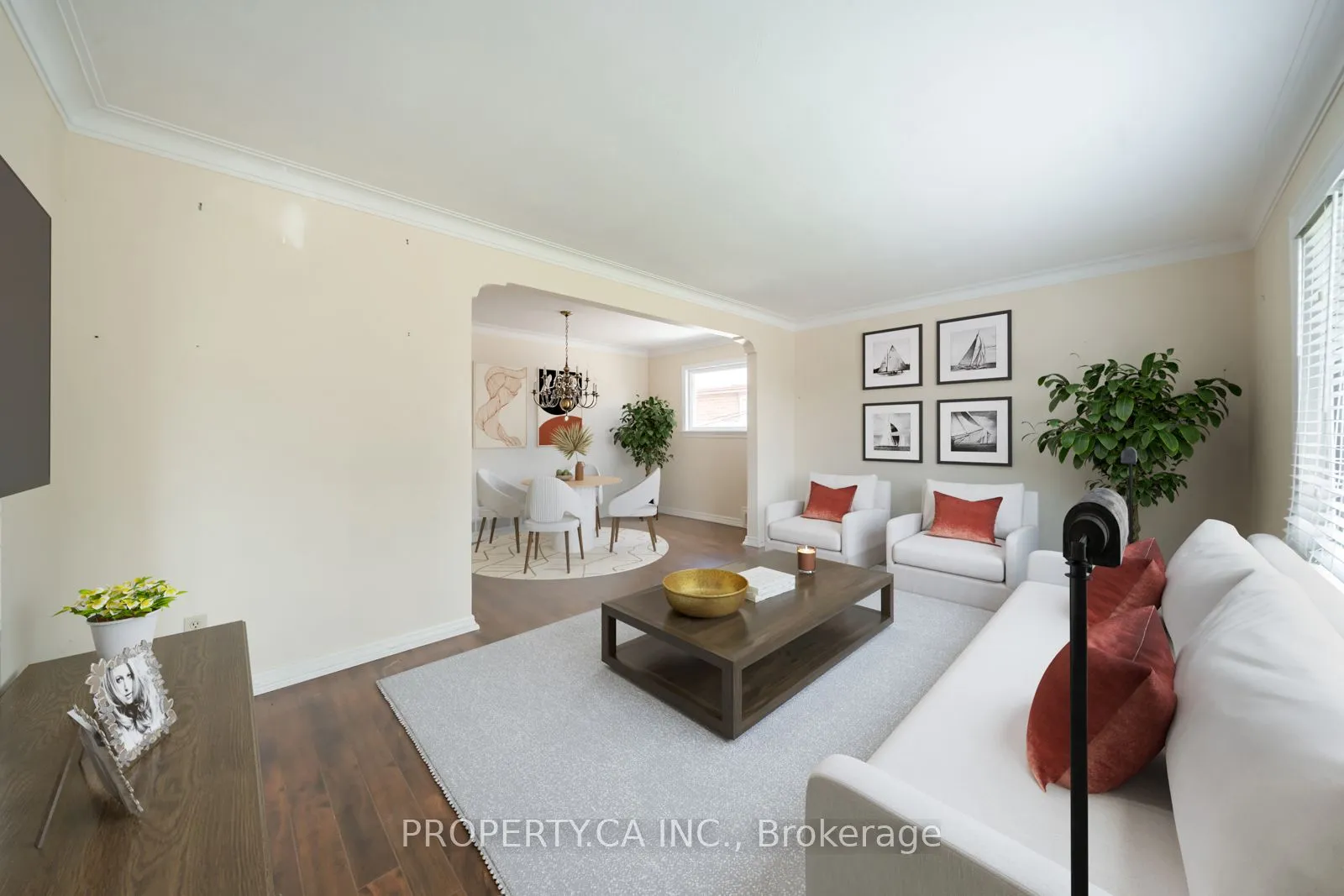 Detached kitchen at 1592 Pharmacy Avenue Toronto