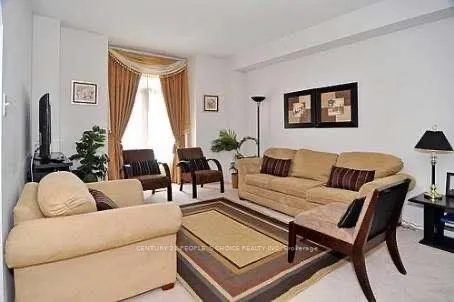 8 Croker Drive, ON L1S 7T3