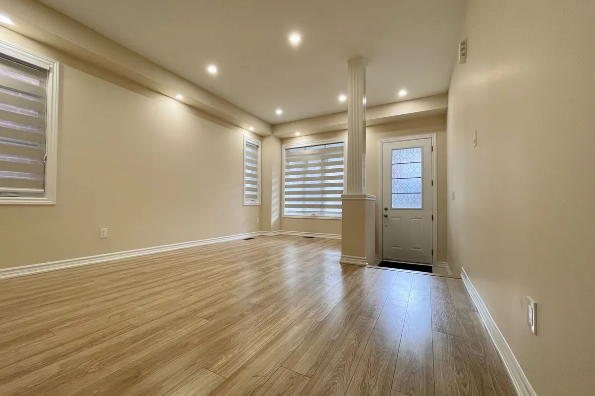 29 Hickling Lane, ON L1T 0P9