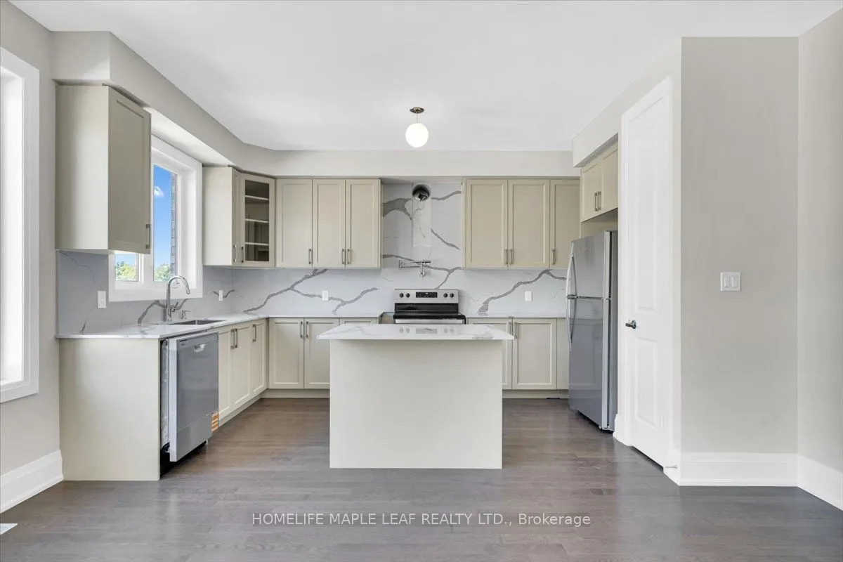 Detached living room at 1242 Talisman Manor Pickering