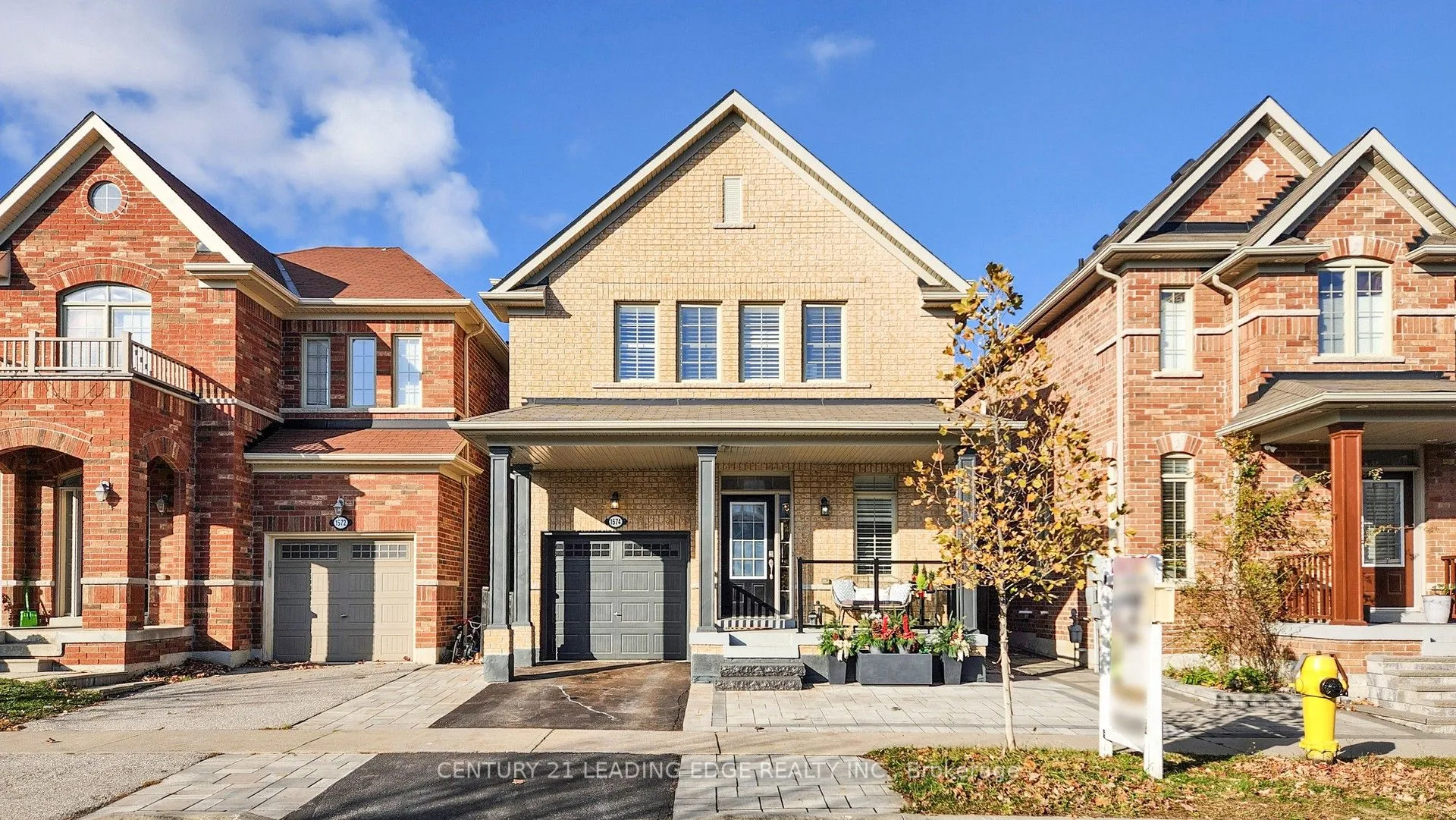 Detached 4 bedroom 4 bathroom at 1574 Edgecroft Drive in Pickering - MLS# E12576760