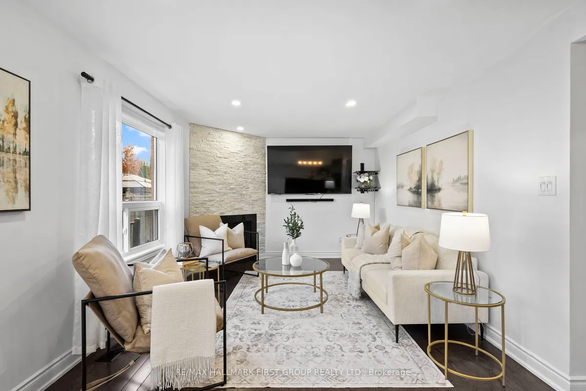 337 Old Harwood Avenue, ON L1Z 1H6