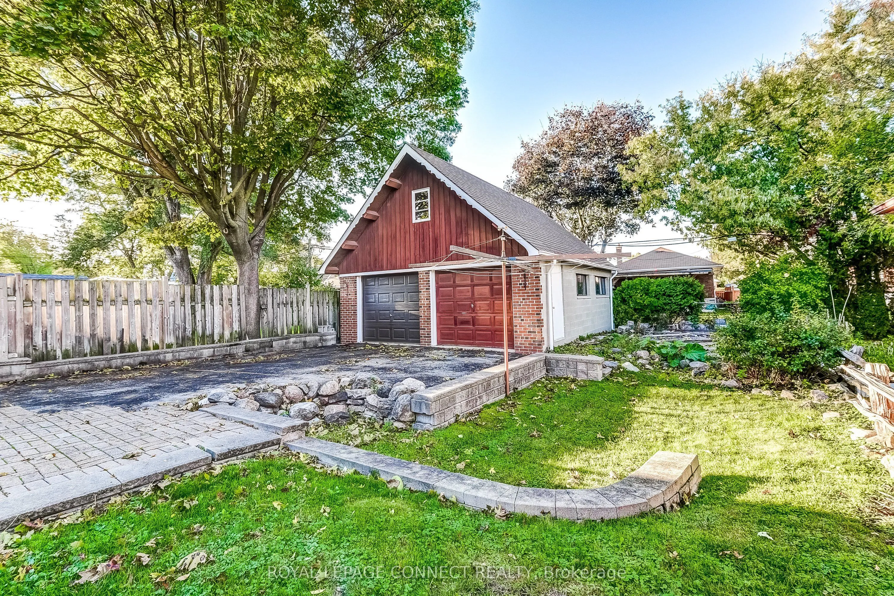 Detached interior view at 11 Waringstown Drive Toronto
