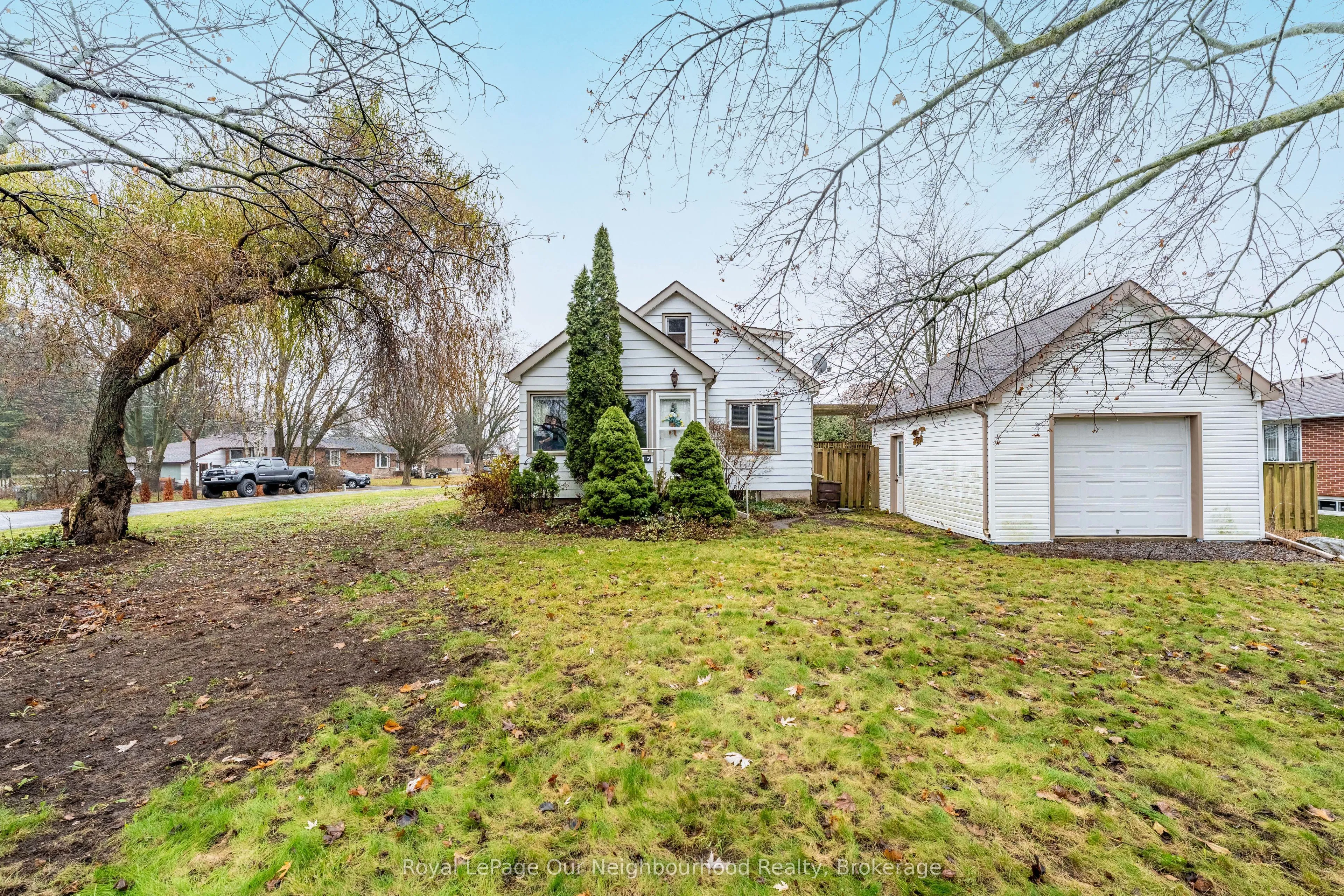 Detached 3 bedroom 2 bathroom at 17 Millville Avenue in Clarington - MLS# E12584290