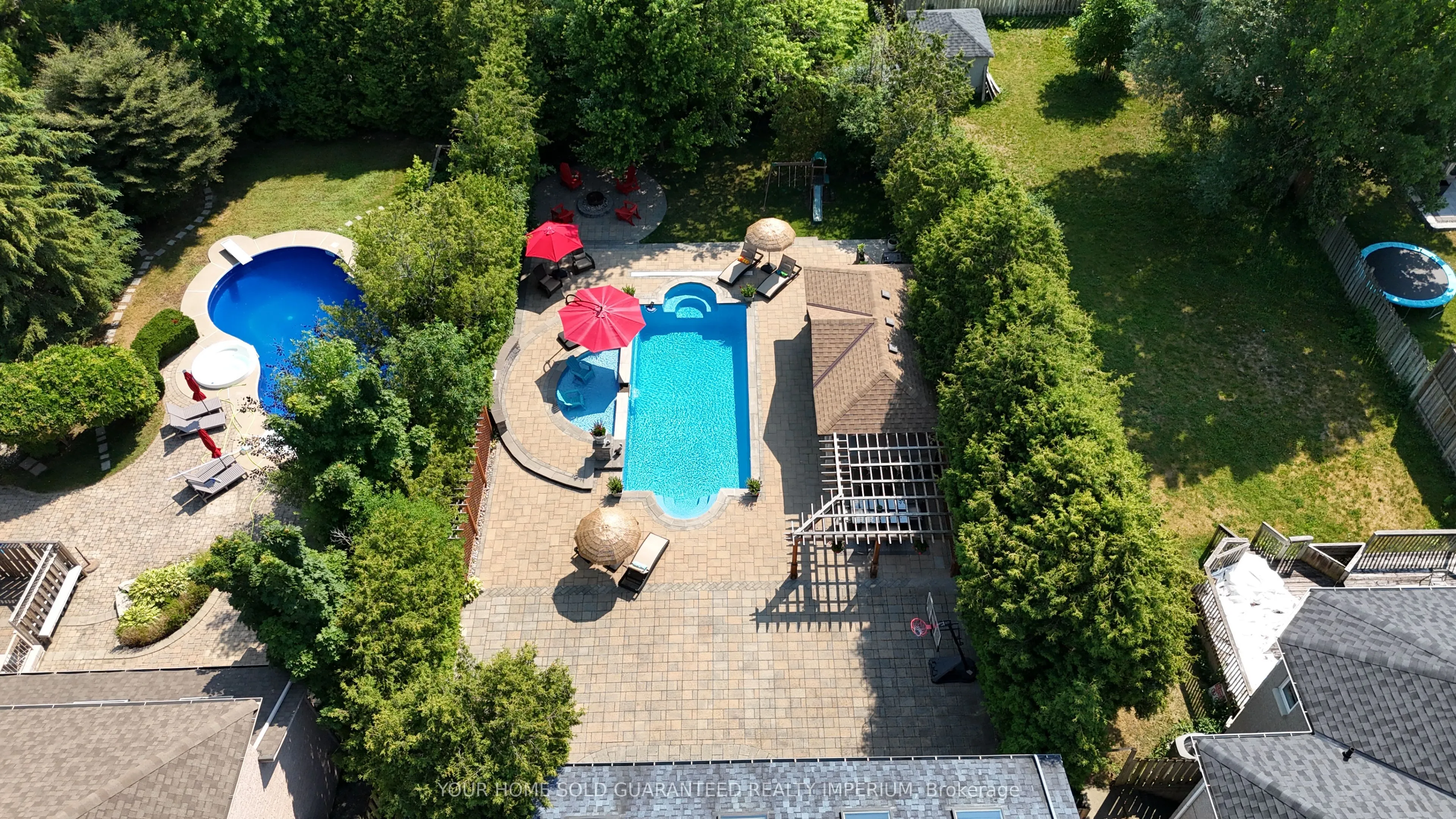 Detached living room at 1793 Pine Grove Avenue Pickering