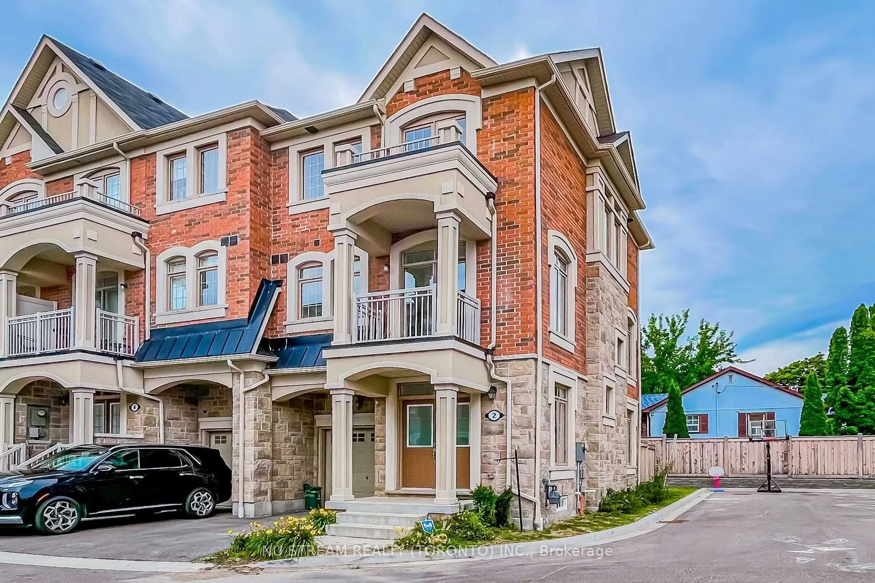 Att/Row/Townhouse 3 bedroom 3 bathroom at 2 Sidaway Lane in Ajax - MLS# E12587660