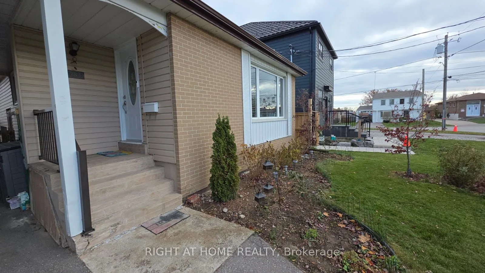 Detached 4 bedroom 3 bathroom at 783 Oliva Street in Pickering - MLS# E12588756