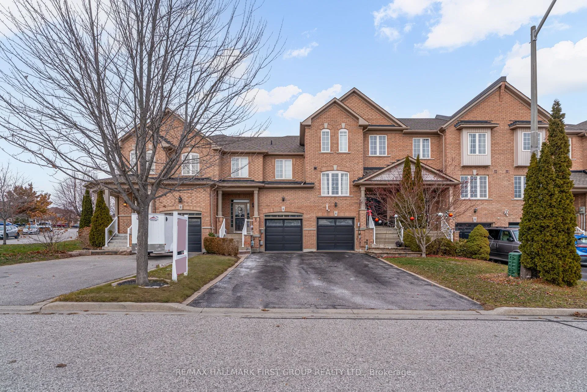Att/Row/Townhouse 3 bedroom 3 bathroom at 4 Beckett Crescent in Clarington - MLS# E12593554