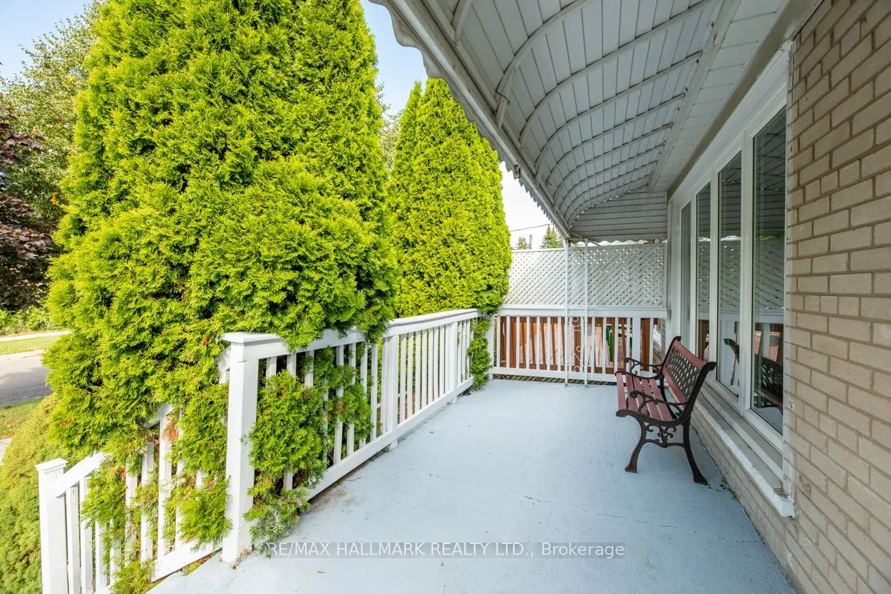 Semi-Detached  living room at 67 Trinnell Boulevard Toronto
