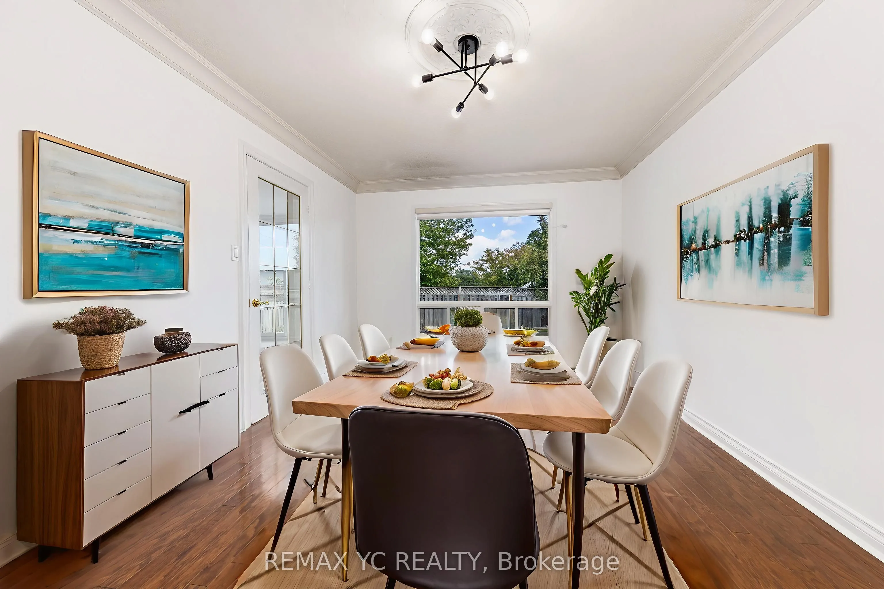 Detached interior view at 896 Darwin Drive Pickering