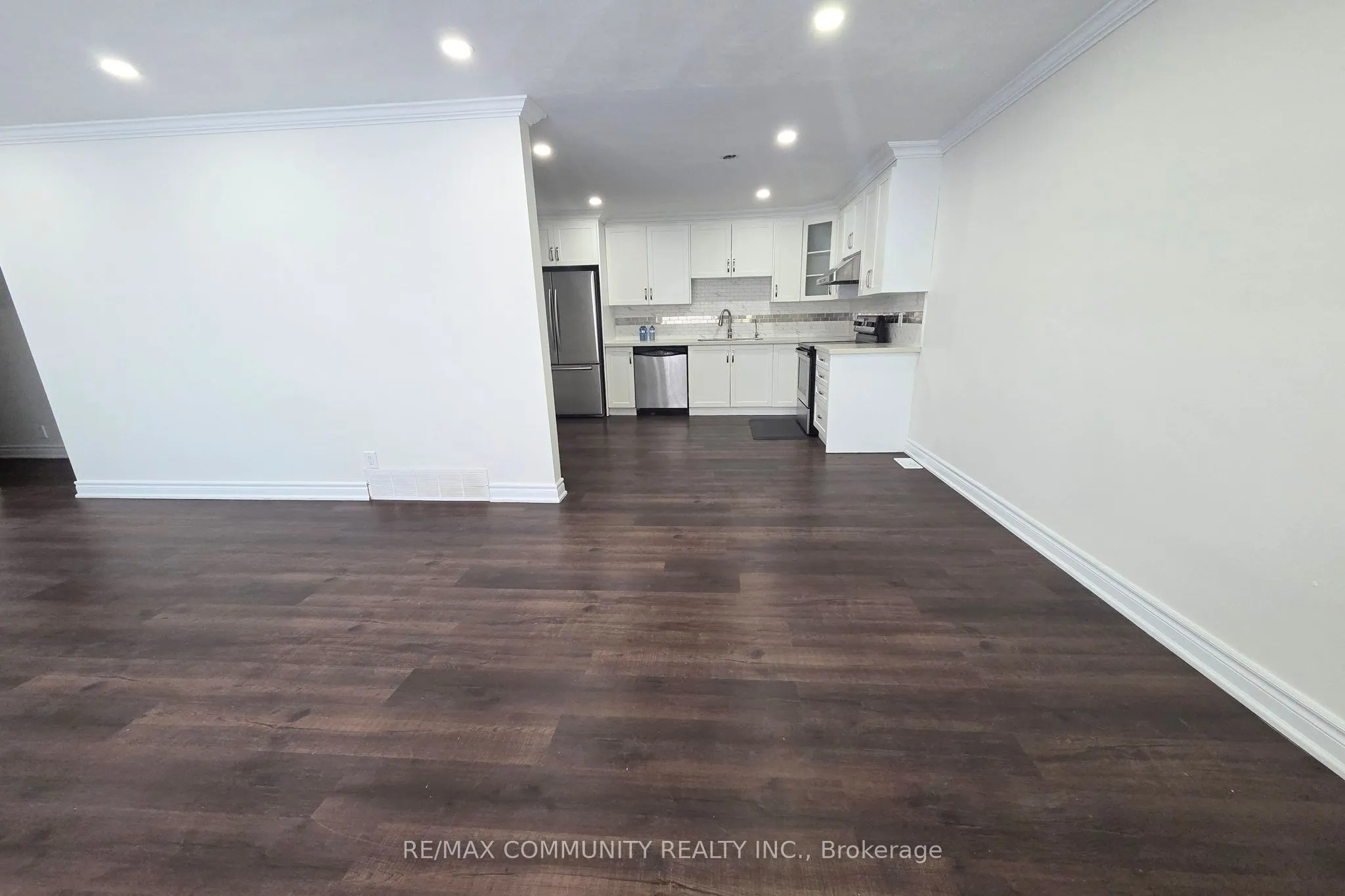 Detached kitchen at 11490 Simcoe Street Scugog