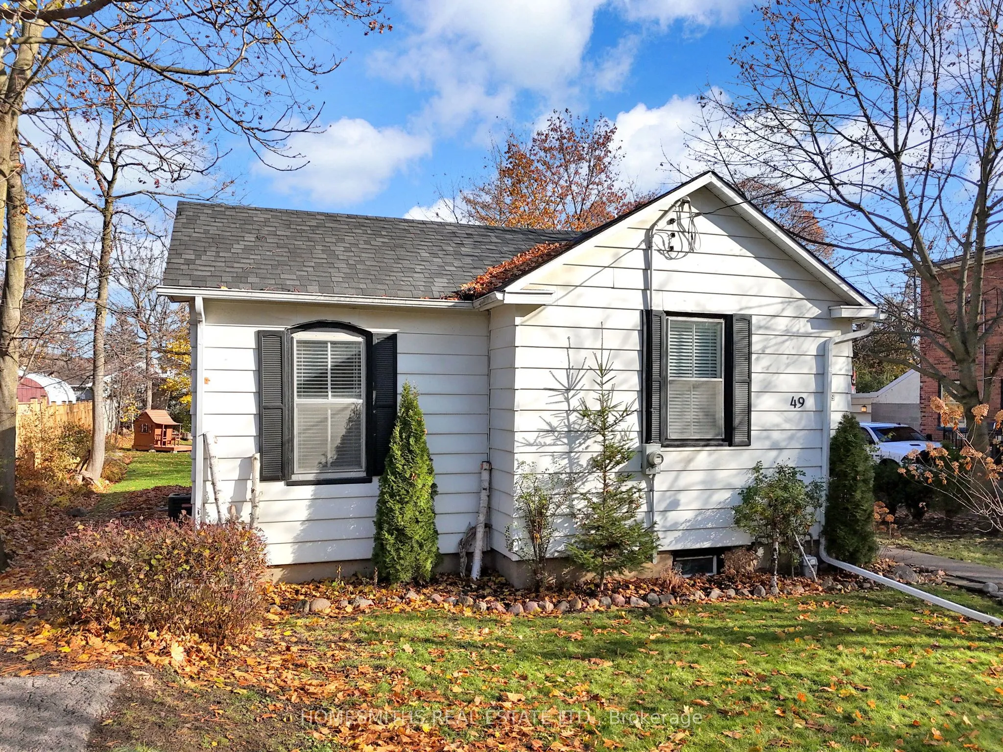 Detached 1 bedroom 1 bathroom at 49 Centre Street in Clarington - MLS# E12603974