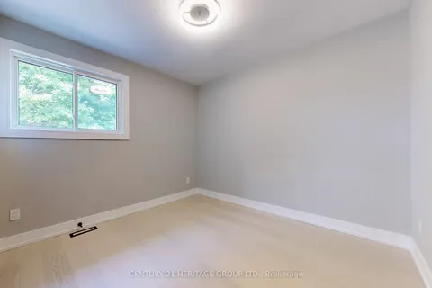 1876 Una Road, Pickering, ON L1V 3J6