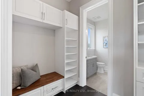 15 Calistoga Drive, Whitby, ON L0B 1A0