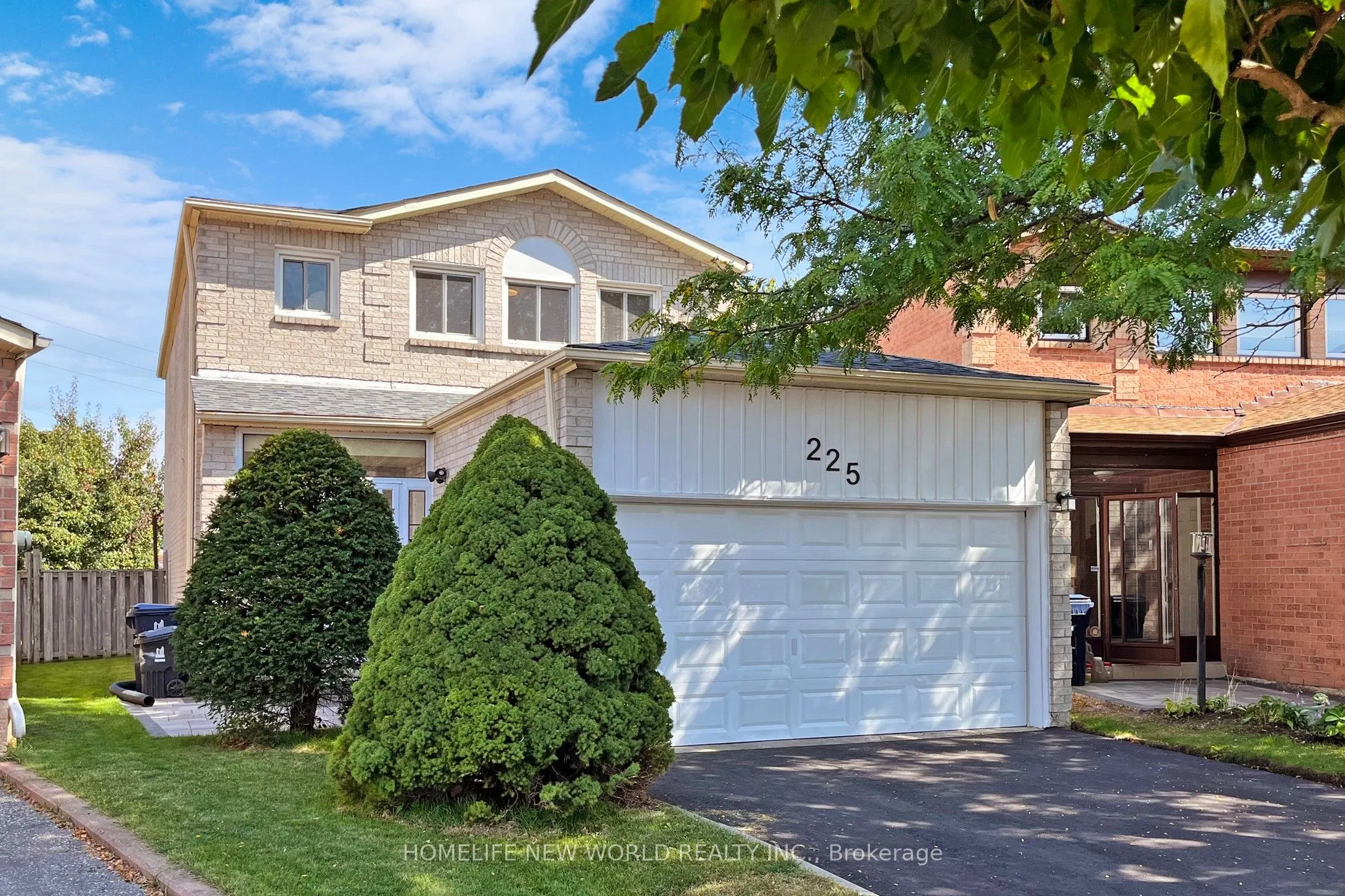 225 Roxanne Crescent, Toronto, ON M1V 4G5