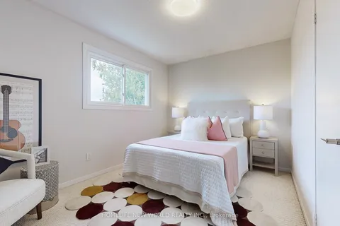 225 Roxanne Crescent, Toronto, ON M1V 4G5