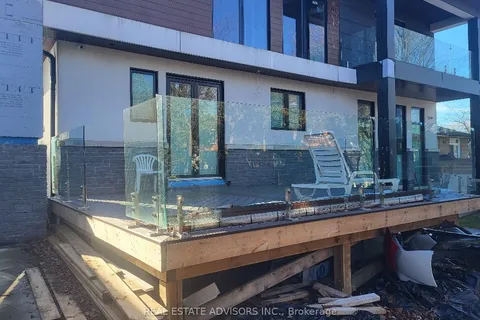 12 Dobbin Road, Toronto, ON M1T 1C4