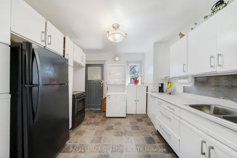 5(1&amp;3) Elward Blvd, Toronto, ON M1L 3L1