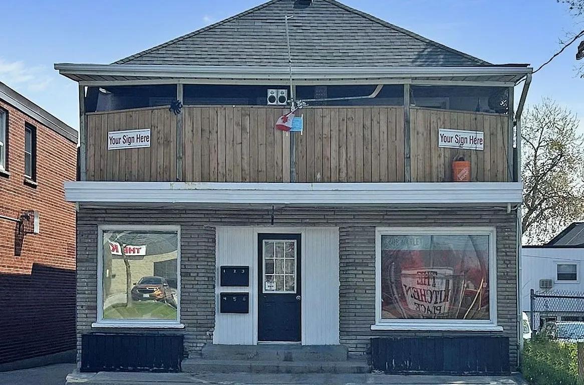 381 Simcoe St, Oshawa, ON L1H 4J2