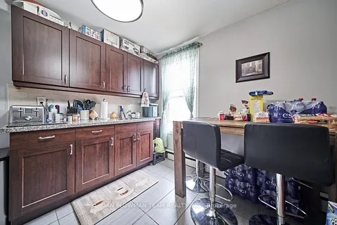 191 Simcoe St, Oshawa, ON L1H 4H2