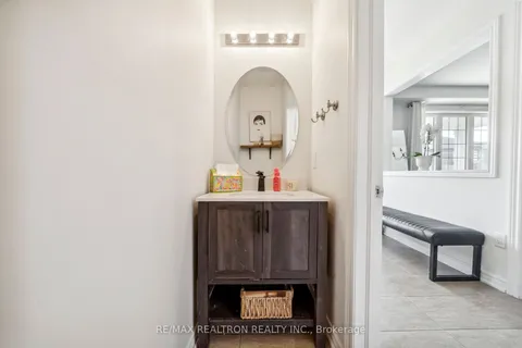 1 Auckland Dr, Whitby, ON L1P 0H3