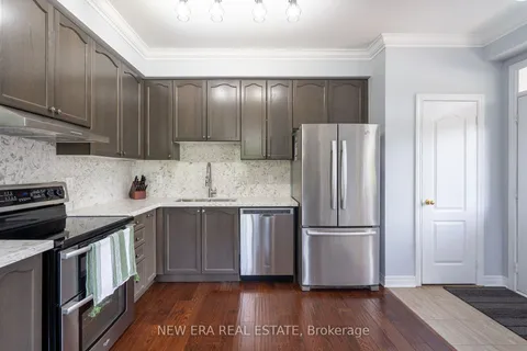 2494 Earl Gray Ave, Pickering, ON L1X 0B9