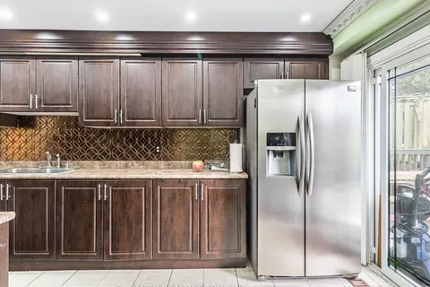 55 Scarfair Ptwy, Toronto, ON M1B 4G2
